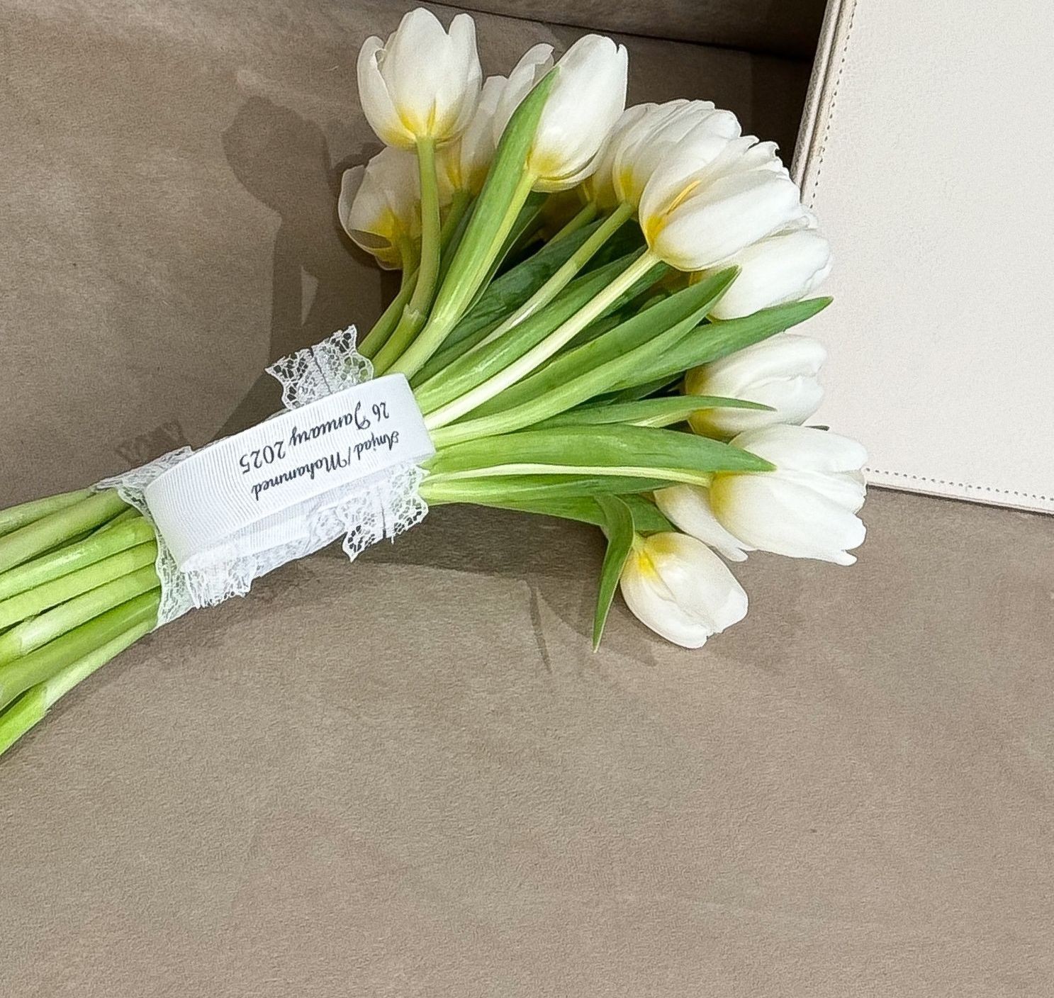 مسكة التوليب الطبيعي 550ريال
